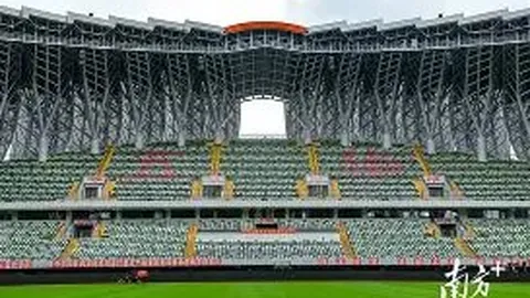 《巴甲劲旅忧心！奥斯卡伤病缠身，或将告别赛场寻求新人生》